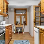 Apartment In Central Villa